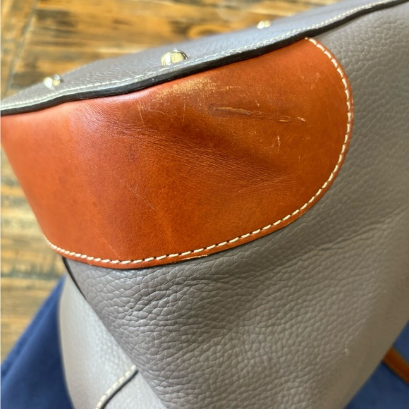 Dooney & Bourke Grey Grain Barlow - Picture 12 of 16
